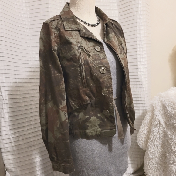 Princess Vera Wang Camo Jacket - Picture 3 of 4